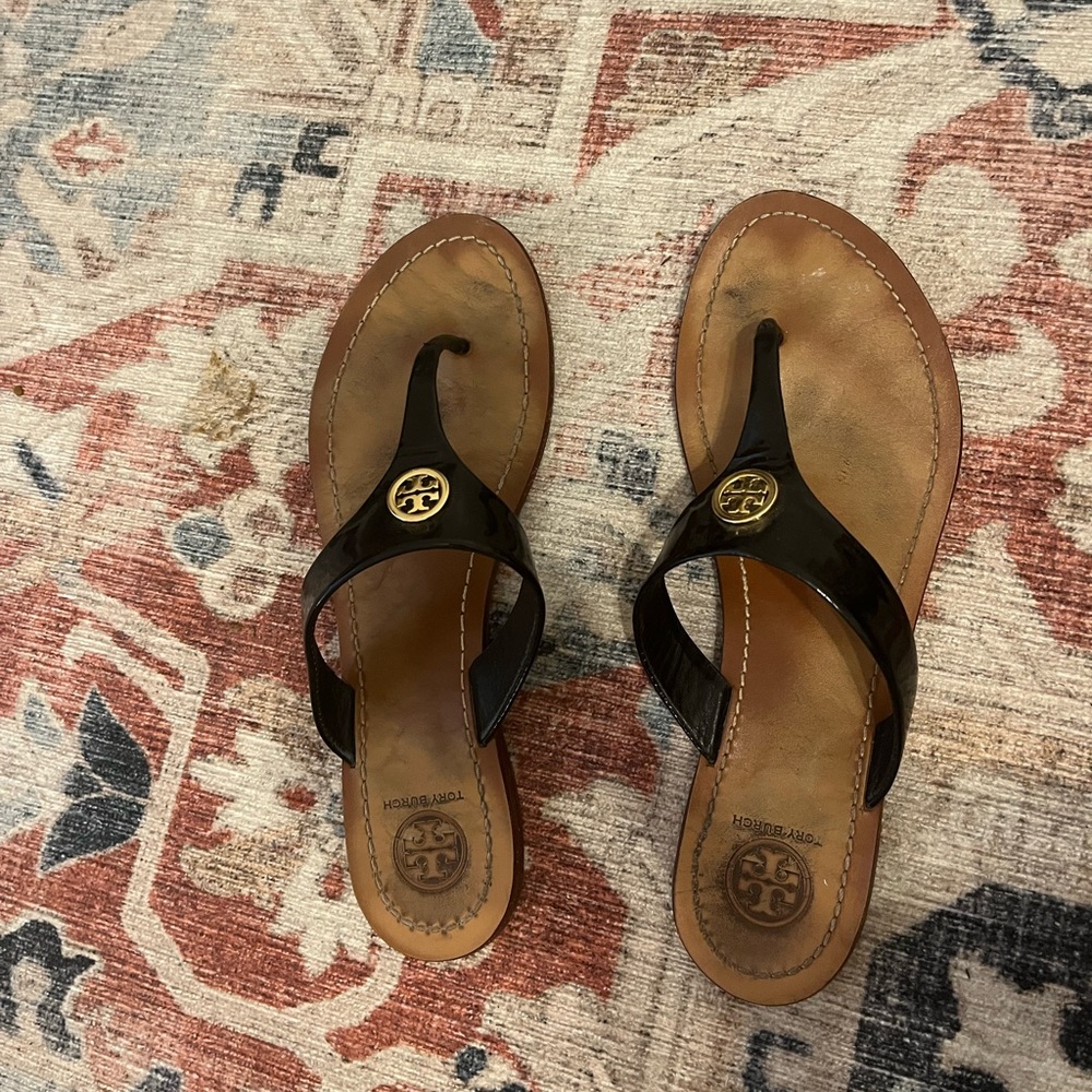 TORY BURCH cameron black patent leather sandals